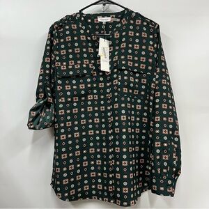 NWT Calvin Klein M Green Patterned Top long sleeve roll tab button down v- neck